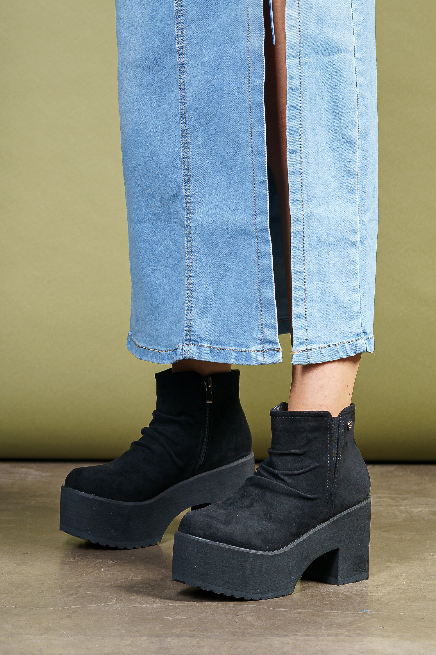 Bota Mujer Negro Isamu Boteli Boteli